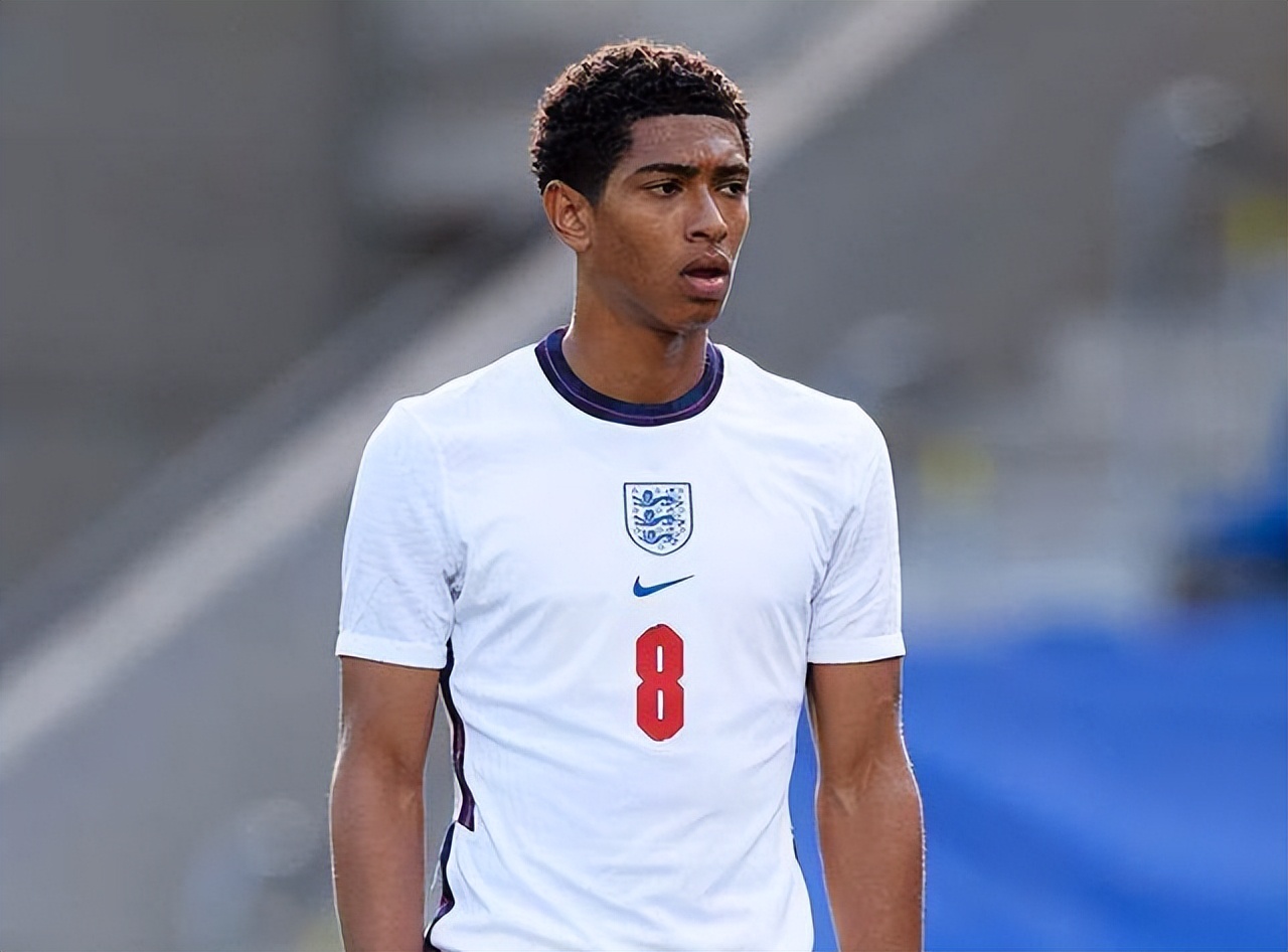 阿奇姆彭迎来中超第200场里程碑，此前199场贡献68球21助