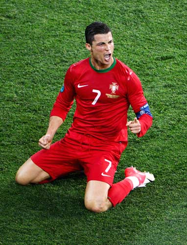 2025／26赛季英超：赛程密集应对策略！切尔西将进行阵容轮换（英超2025／26赛季赛程紧凑，切尔西将启用阵容轮换方案）