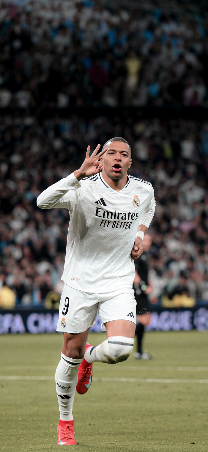 意甲争冠进入胶着阶段（意甲夺冠之争进入白热化）