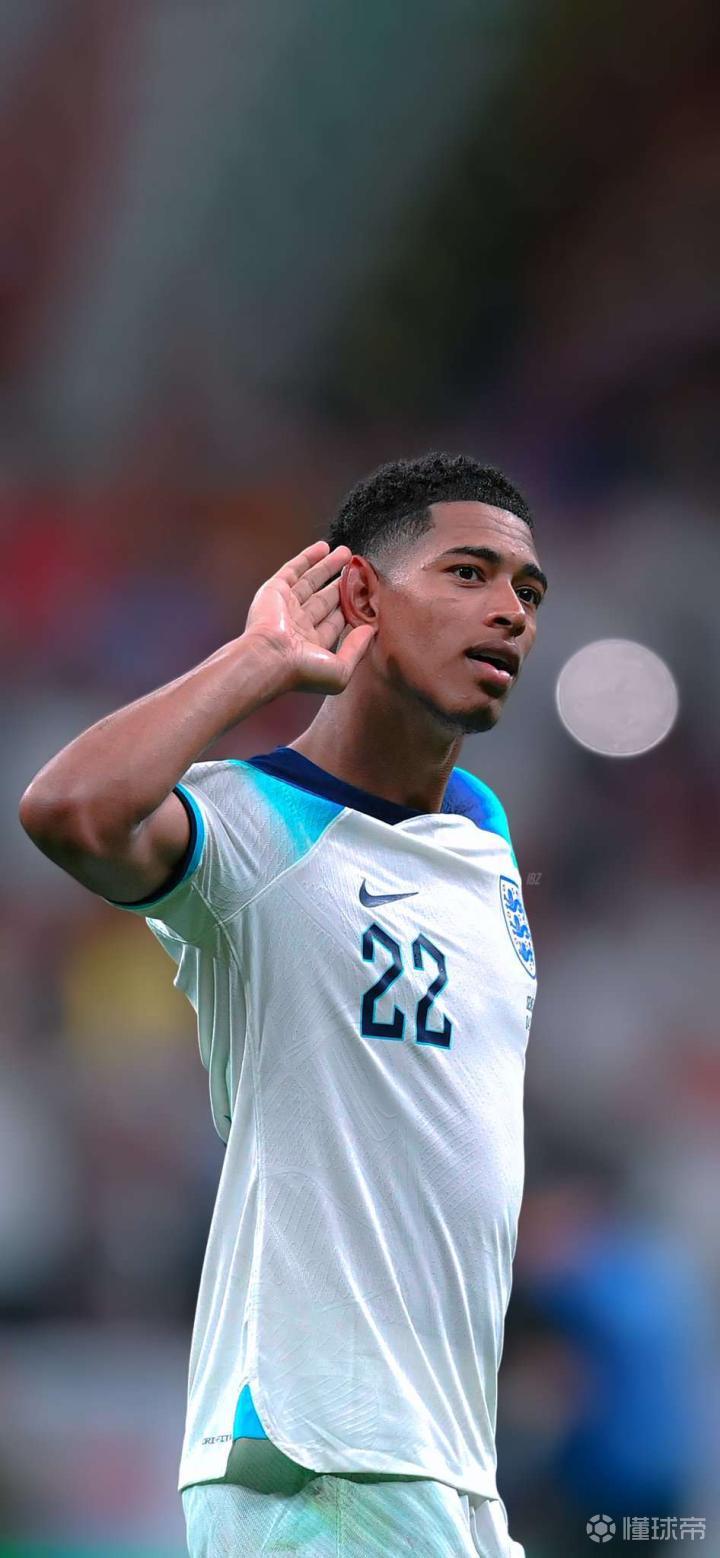 文胖：湖人被收购后，巴斯家族的每个子女都获得了9亿多美元