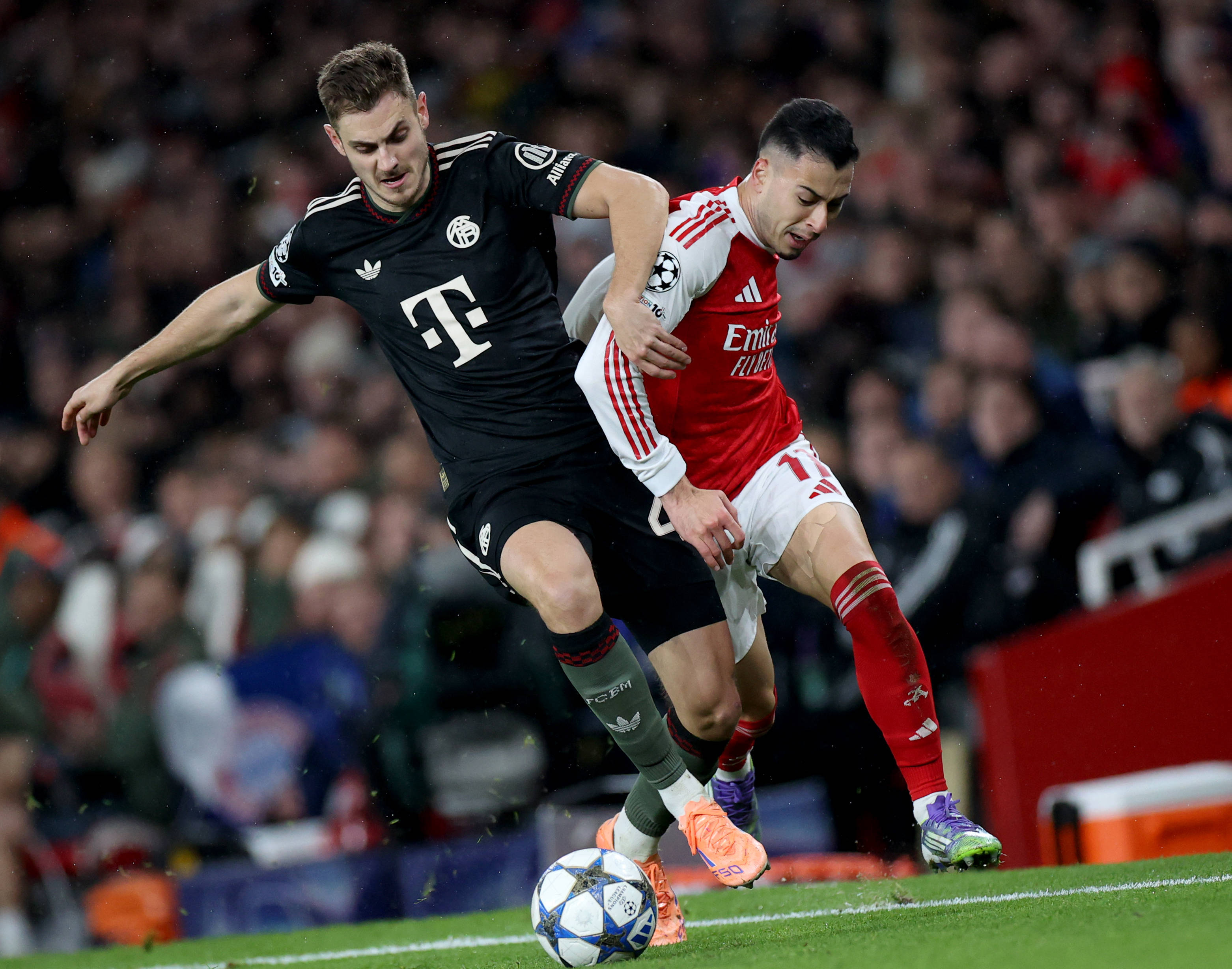 阿森纳为巴黎当红新援强势出击，利物浦加入争夺战引发激烈竞争