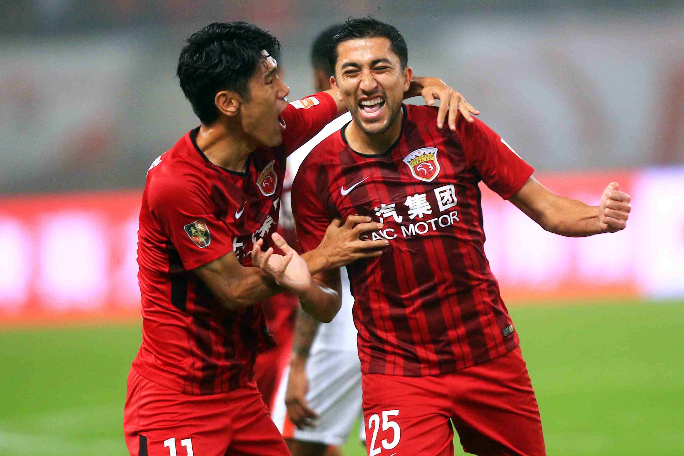 3C：退役三天前我和莱万说不想再为任何球队踢球，除非是巴萨