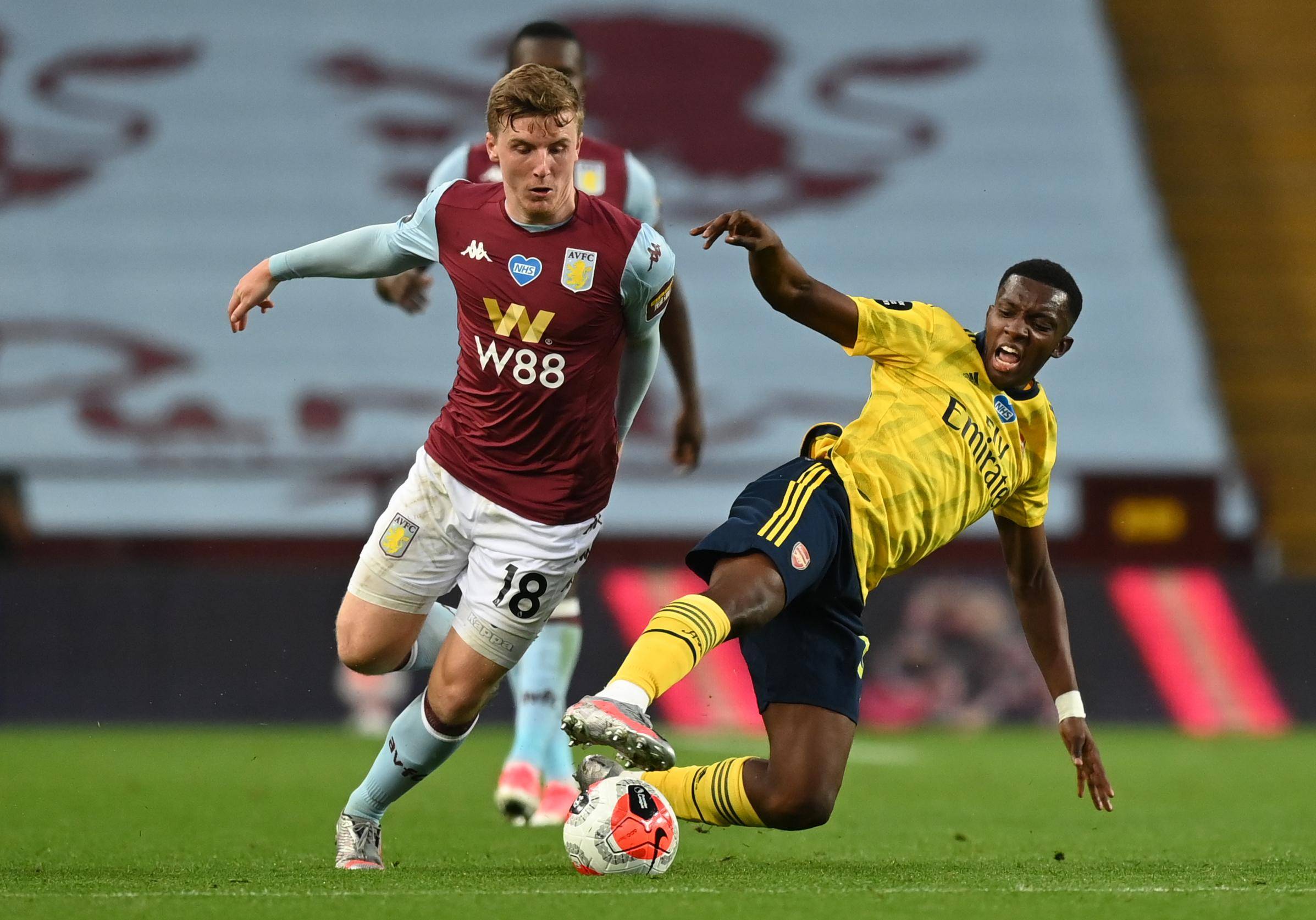 拜仁将创下德甲44轮连续领跑纪录，打破自己1973年创造的纪录（拜仁将以德甲连续44轮占据榜首，刷新1973年队史纪录）