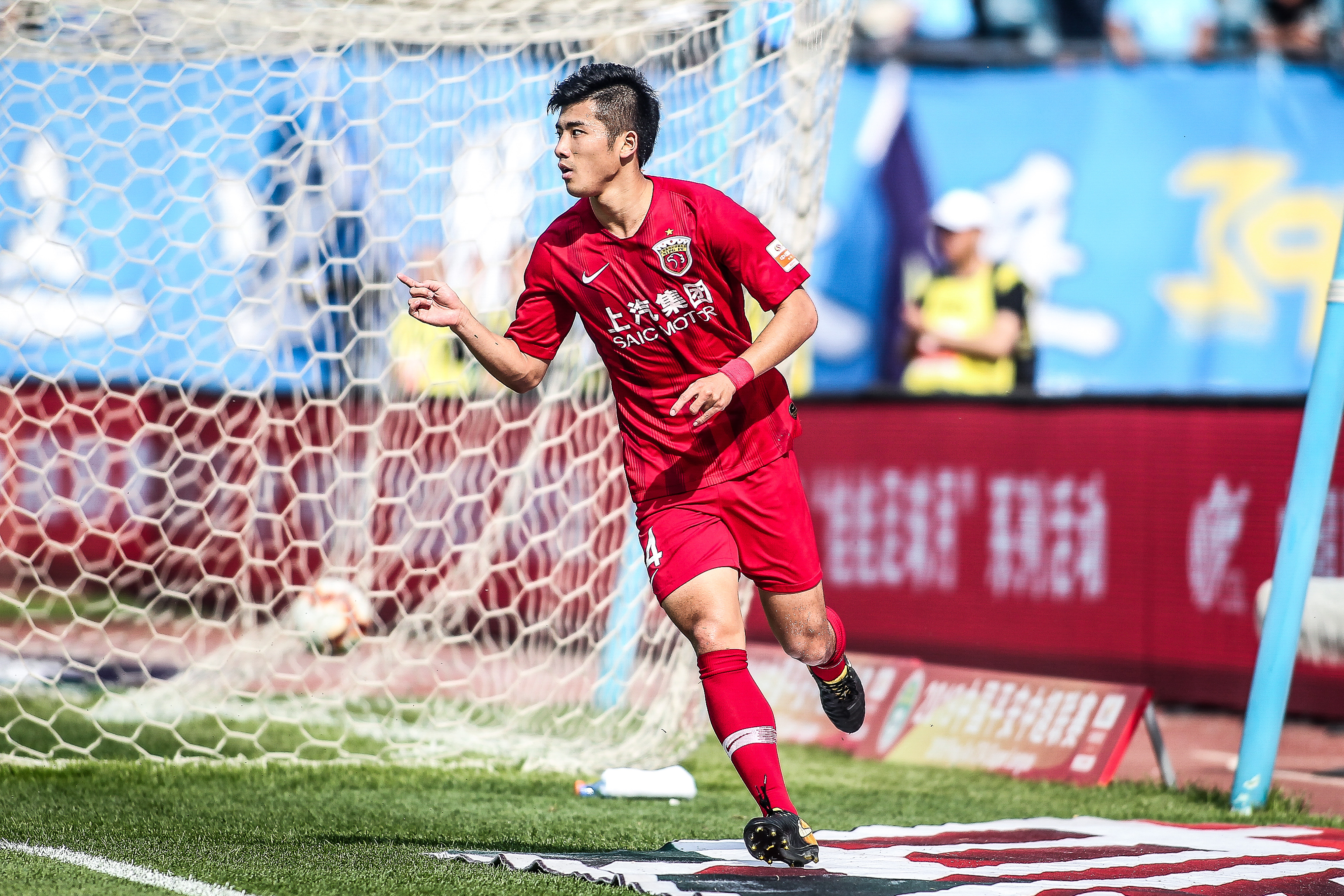 凯恩：转会拜仁是人生最好的决定之一，对长期留队持开放态度