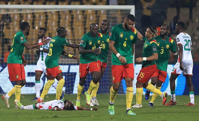 德乙半场：埃布努塔利布点射破门，艾禾斯堡暂1-0明斯特（德乙半场战报：埃布努塔利布点球命中，艾禾斯堡暂以1-0领先明斯特）