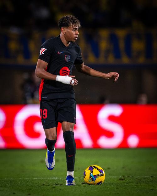 篮球CBA球队更换外援，期待改善进攻