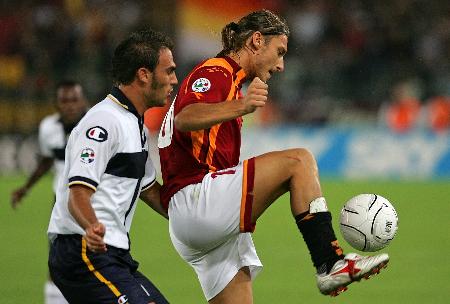 瑞士国脚曼赞比：扎卡是一名非常棒的队长，很高兴我们拥有他