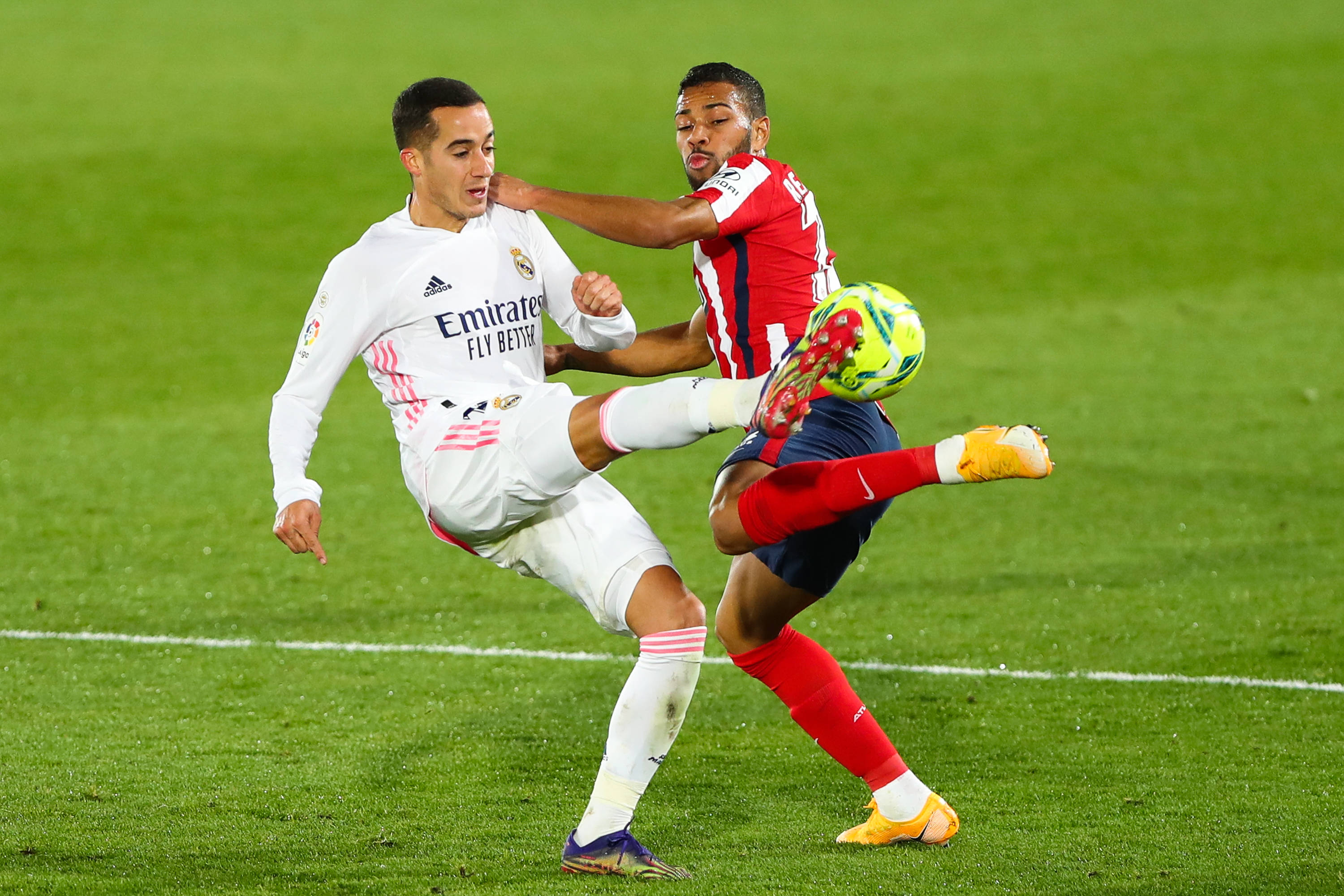 重庆铜梁龙冲超成功，重庆足球时隔4个赛季重返中超联赛（重庆铜梁龙成功升超，重庆足球时隔四个赛季重回中超）